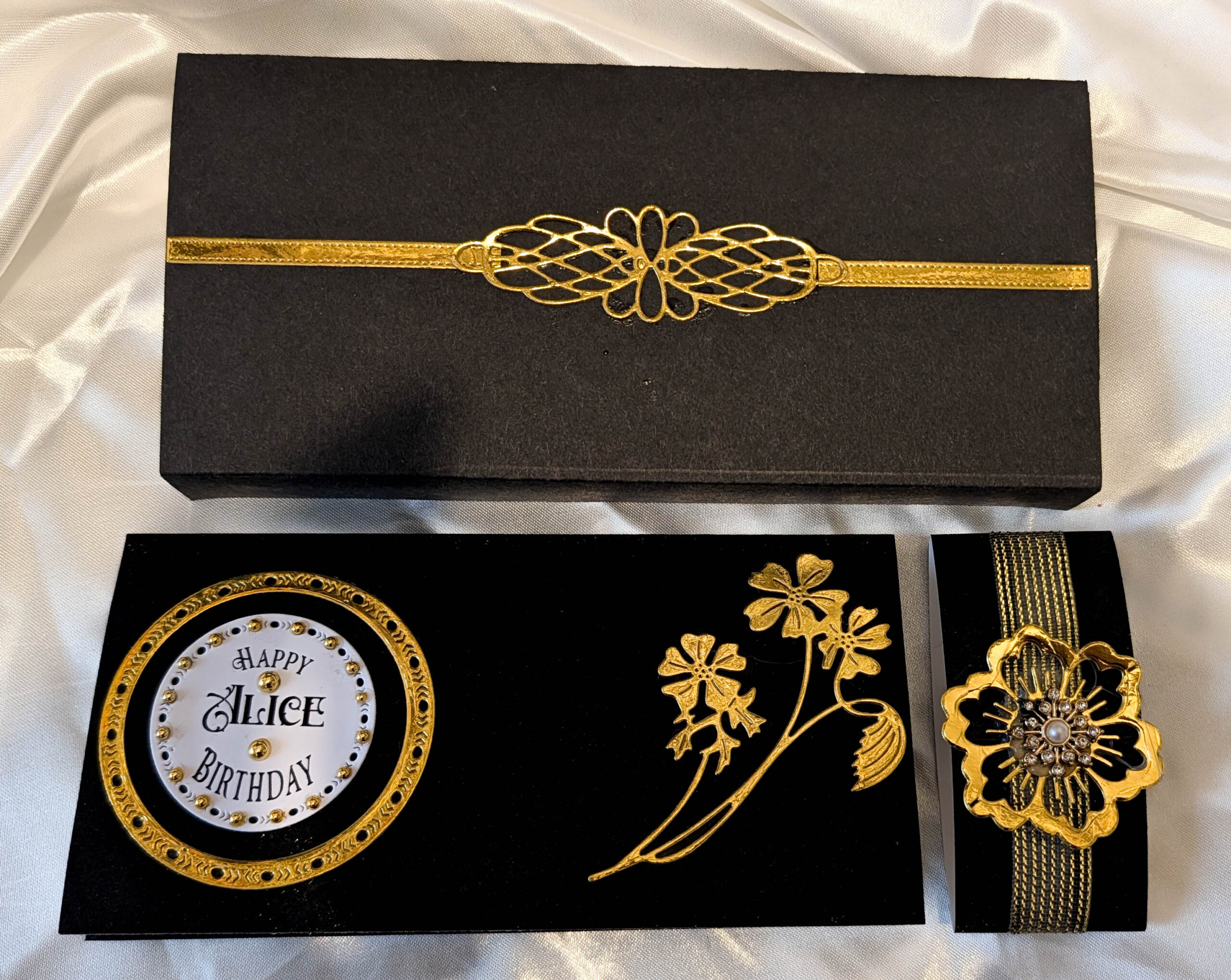 Bespoke currency wallet presentation box